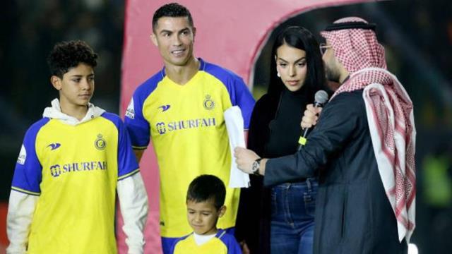Ronaldo ve sevgilisi, Suudi Arabistan yasasından muaf tutuldu
