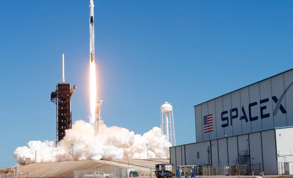 SpaceX'in Starship Roketi İkinci Test Uçuşunda Kayboldu: Patlama Sonucunda İşler Karıştı!