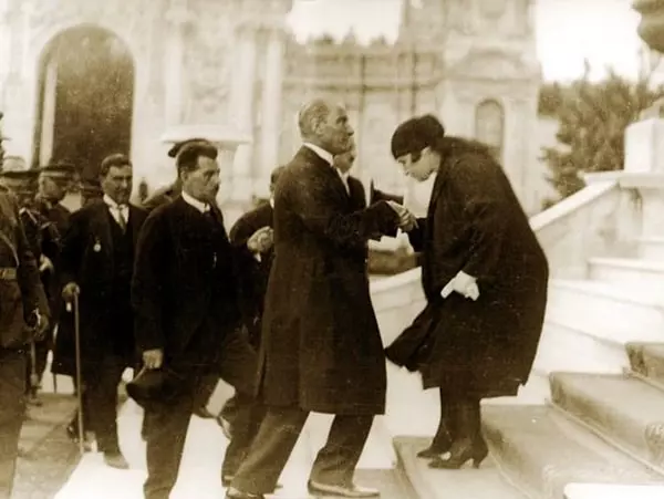 Şok Edici Atatürk Hatıraları: Makbule Hanım'ın Gözünden Hüzün Dolu Anılar Ortaya Çıkıyor!