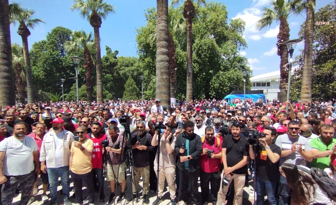 İzmir'de Grev Devam Ediyor!