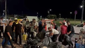 İzmir'de grev devam ediyor